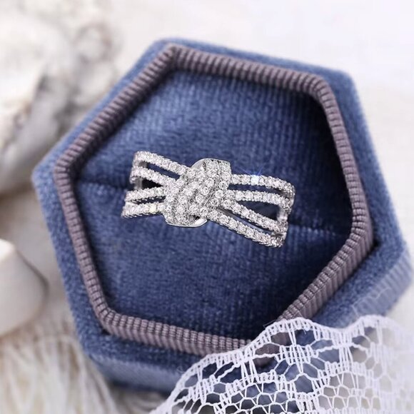 18k White Gold Diamond Knot Ring - Picture 1 of 10